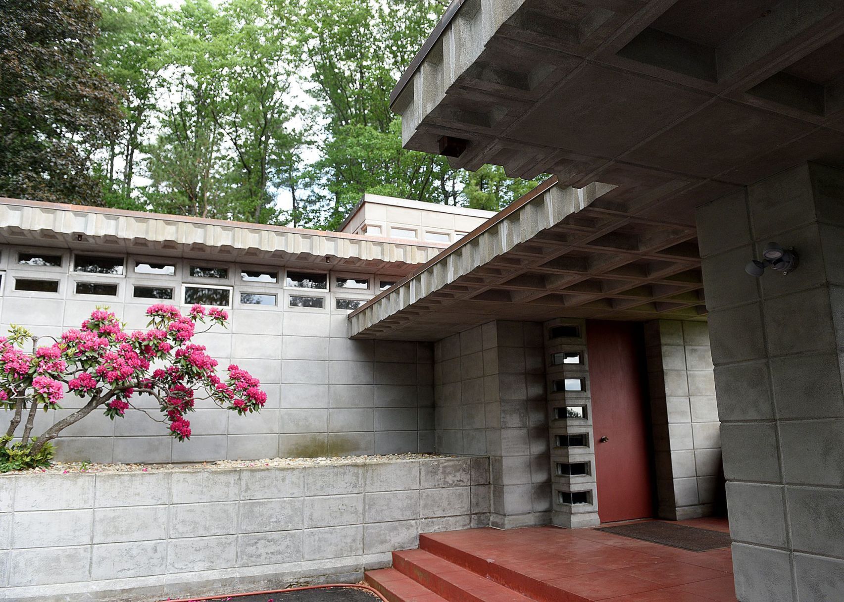 Kalil House entrance